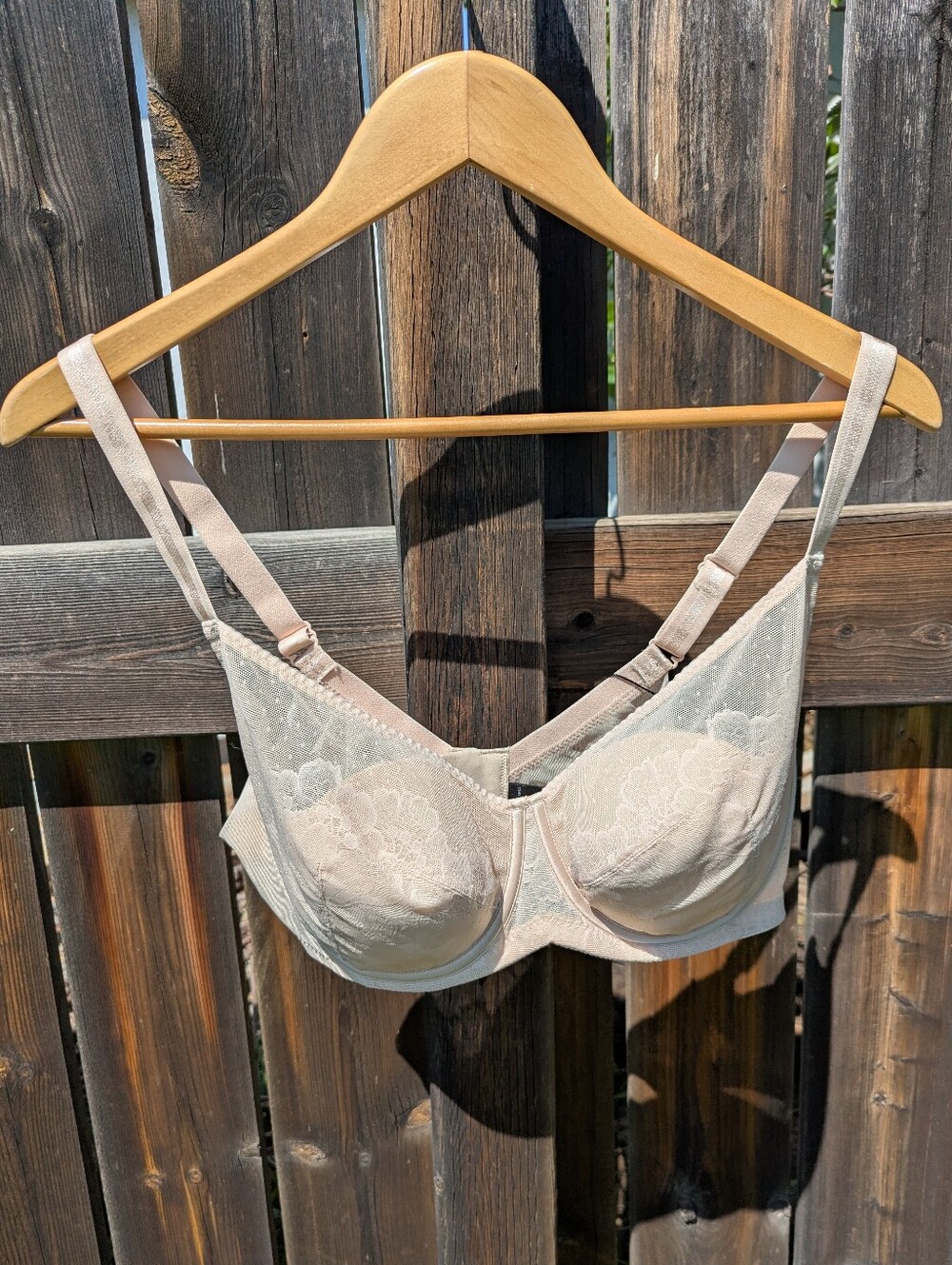 NWT's Mesh Underwire Bra in Light Beige - 36 DDD